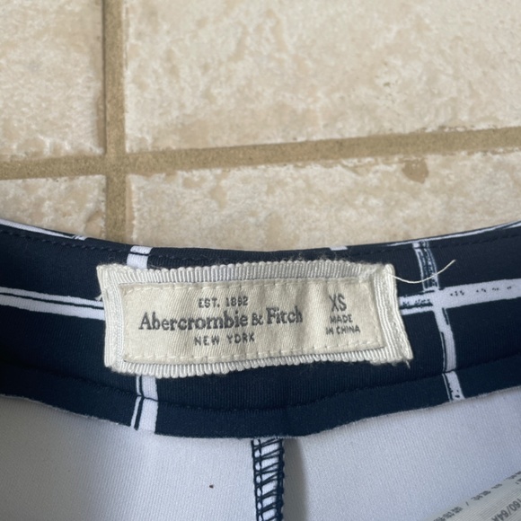 Abercrombie & Fitch Skort - Picture 3 of 3